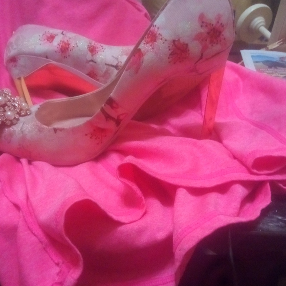 High heels - Picture 2 of 3